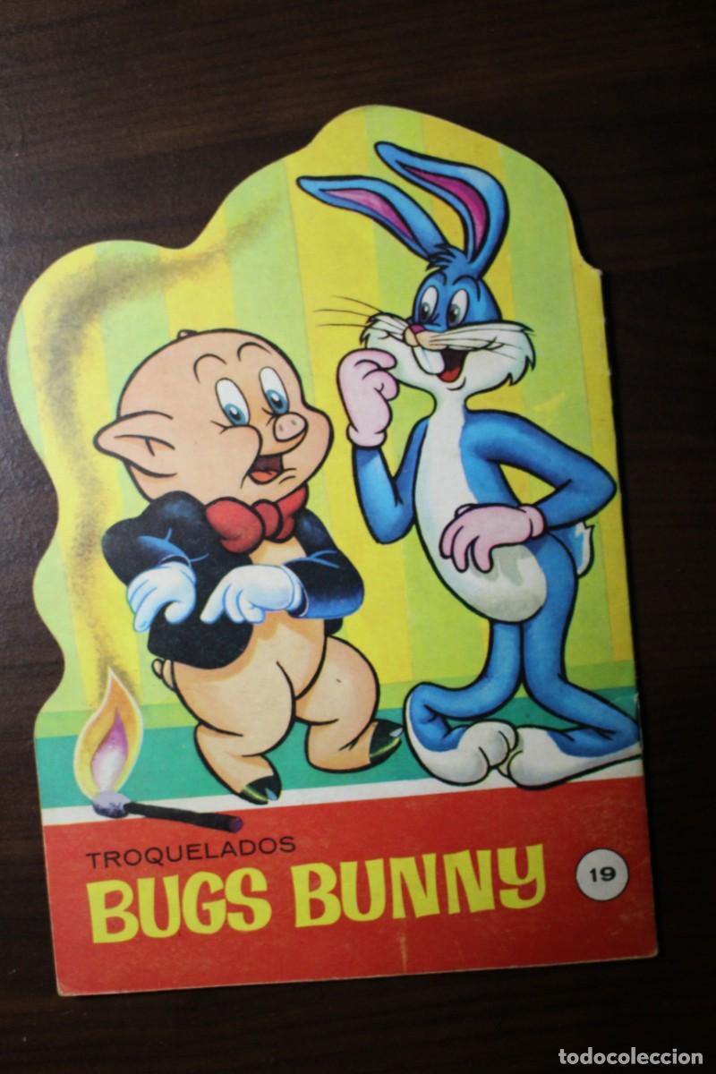 Libros de segunda mano: Cuento grande troquelado Bugs Bunny en fuego. - Foto 2