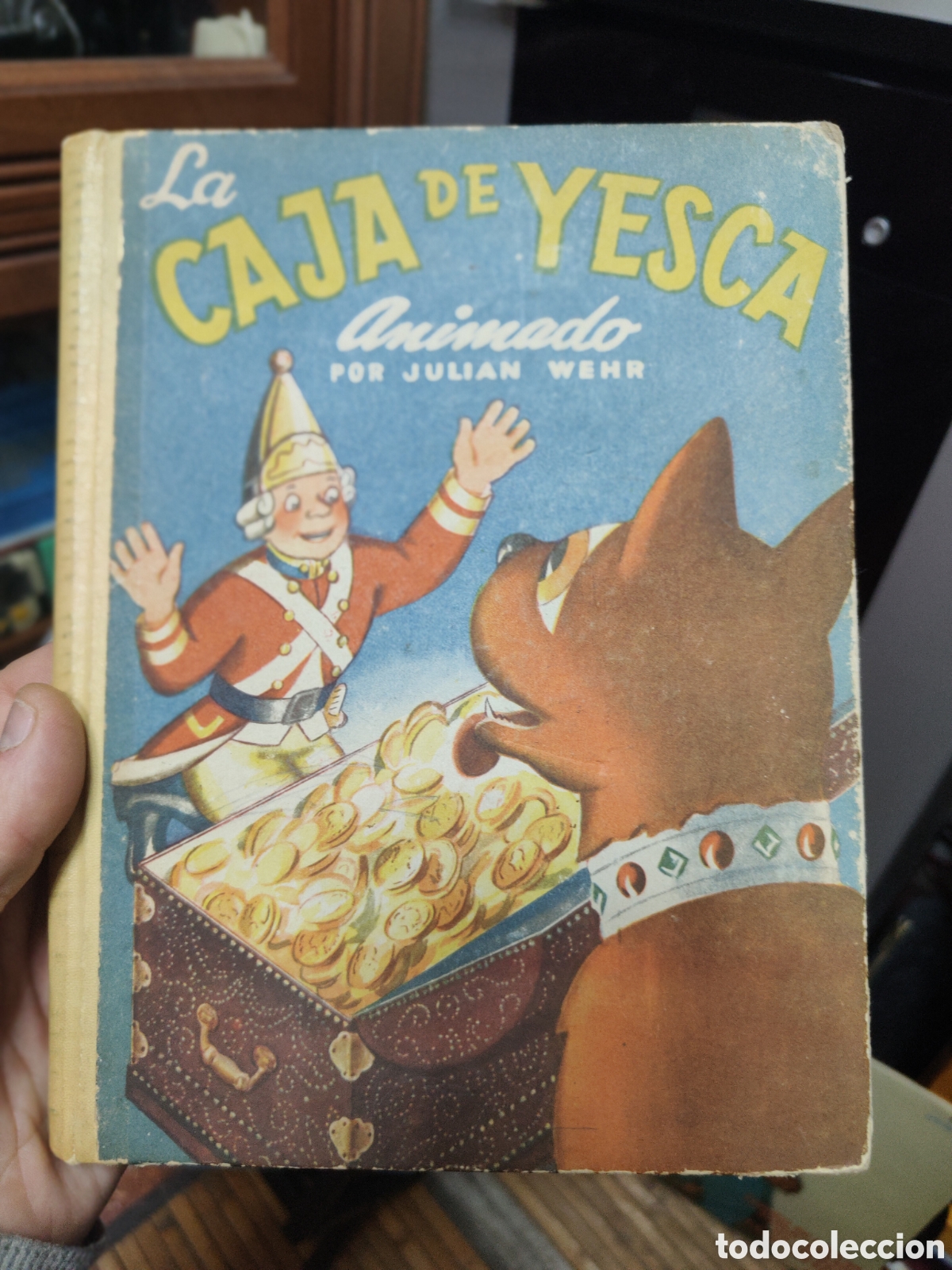 Libros de segunda mano: LA CAJA DE YESCA..LIBRO ANIMANDO CON MOVIMIENTO - Foto 1
