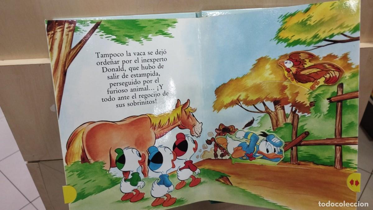 Libros de segunda mano: Donald en la Granja.Movi-Libro - Foto 2