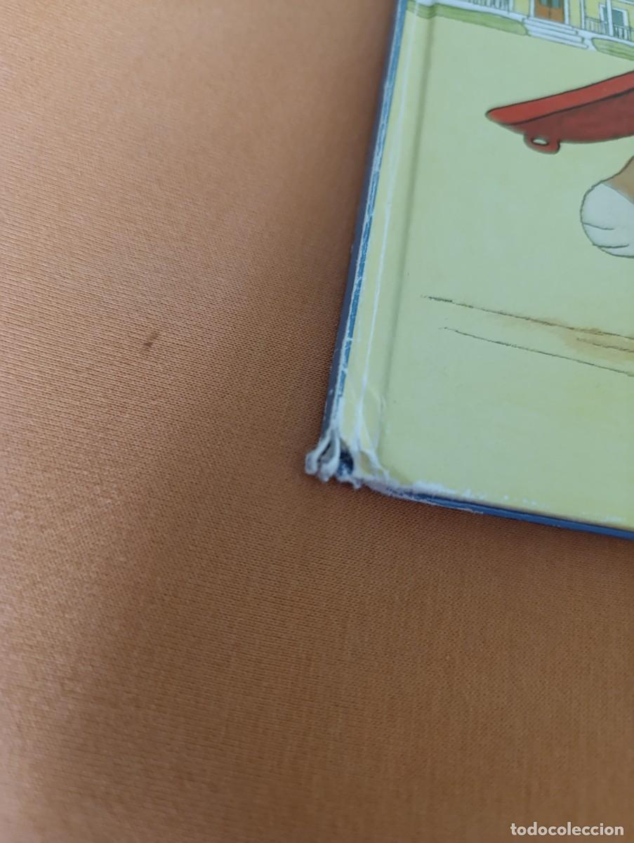 Libros de segunda mano: Cuento Disney Scamp et les pompiers - Foto 2