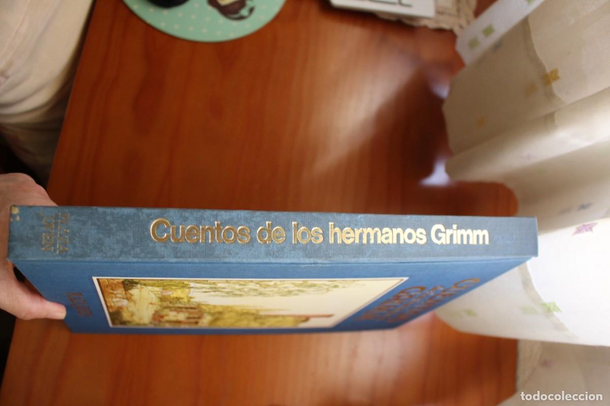 Libros de segunda mano: CUENTOS DE LOS HERMANOS GRIMM. Plaza Joven. - Foto 2