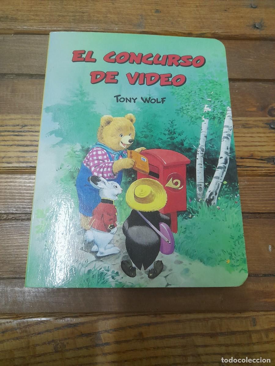 Libros de segunda mano: Libro del a&ntilde;o 1994 1995 El concurso de video cuento Tony Wolf - Foto 1