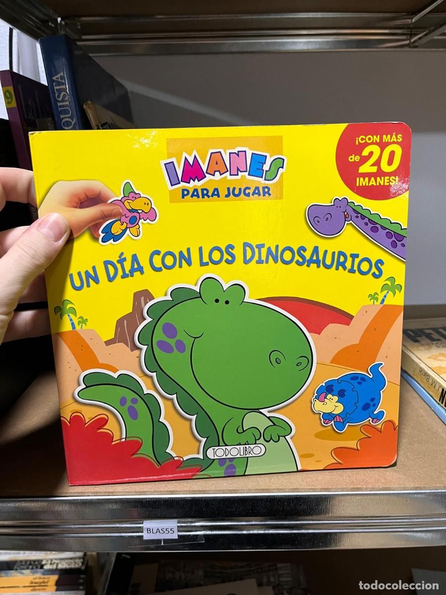 Libros de segunda mano: BLAS55 UN DIA CON LOS DINOSAURIOS, INCLUYE LOS IMANES.
