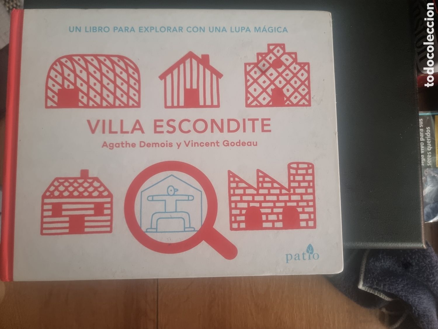 Second hand books: Villa Escondite, Agathe Demois Vincent Godea con lupa