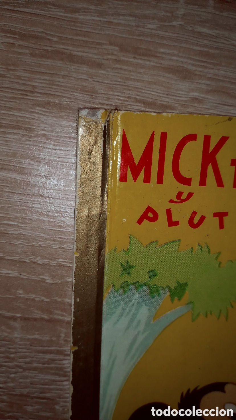 Libros de segunda mano: MICKEY Y PLUTO. PEQUE&Ntilde;O LIBRO DORADO WALT DISNEY - Foto 3
