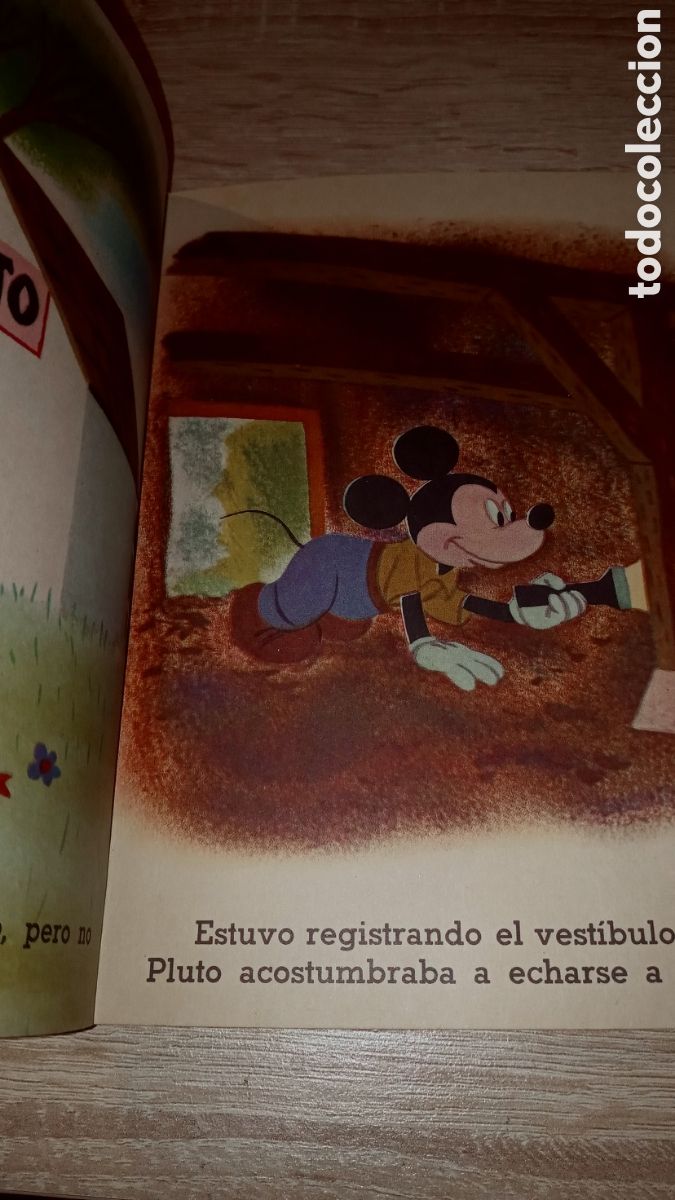 Libros de segunda mano: MICKEY Y PLUTO. PEQUE&Ntilde;O LIBRO DORADO WALT DISNEY - Foto 9