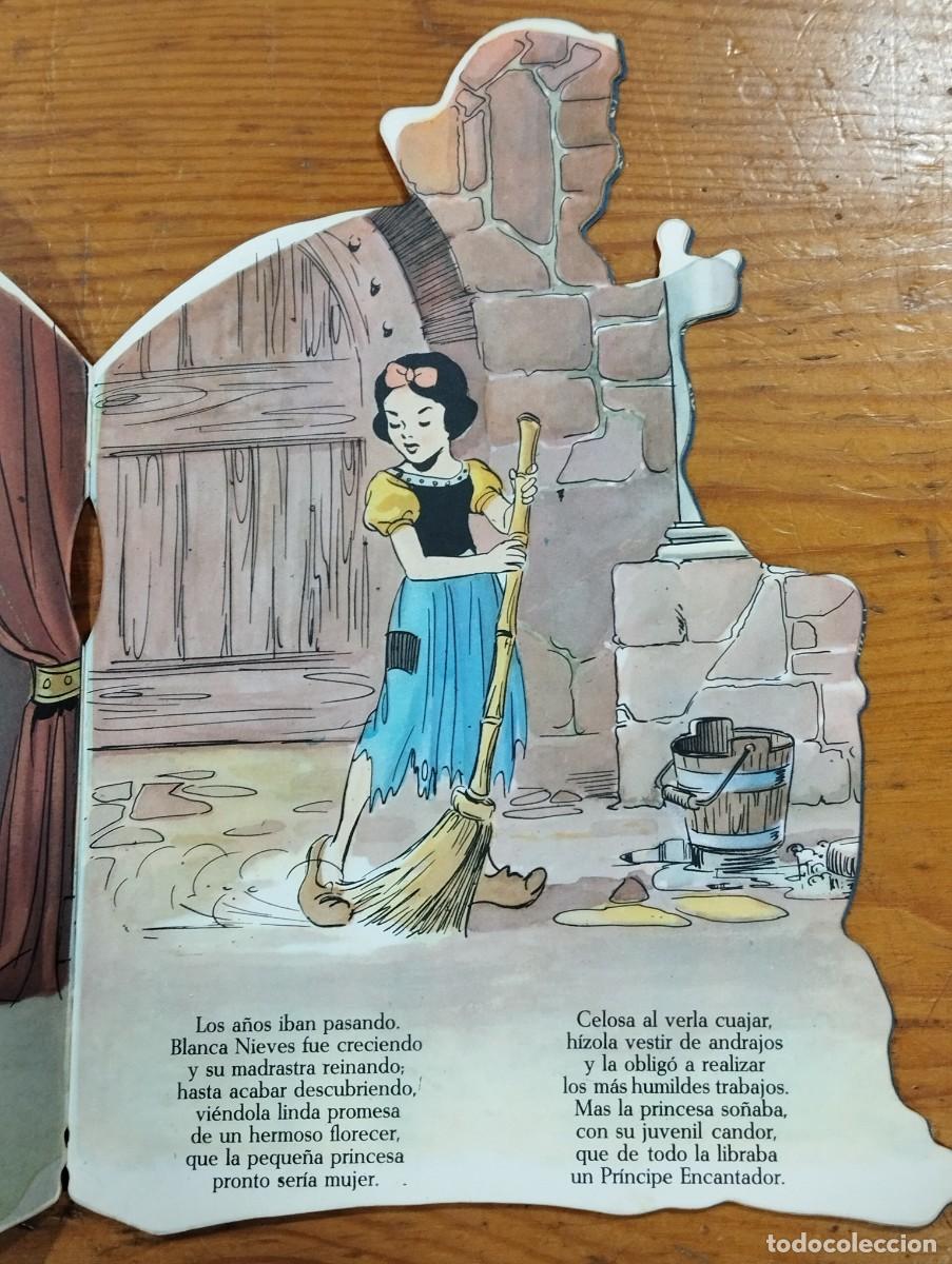 Libros de segunda mano: CUENTO &rdquo;BLANCANIEVES Y LOS 7 ENANITOS&rdquo;. TROQUELADO. - Foto 4