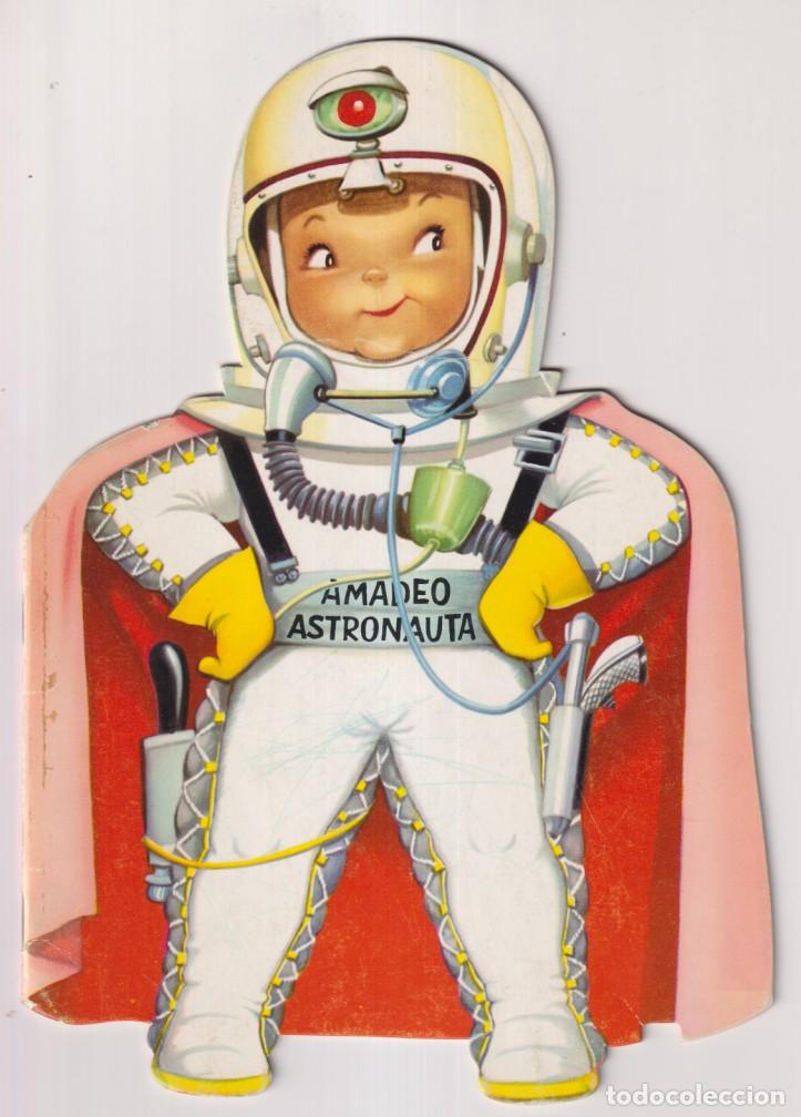 Libros de segunda mano: Amadeo Astronauta. Troquelado (25,5x17,5 Cm.) Texto y dibujos de juan Ferr&aacute;ndiz. Edigraf 1989