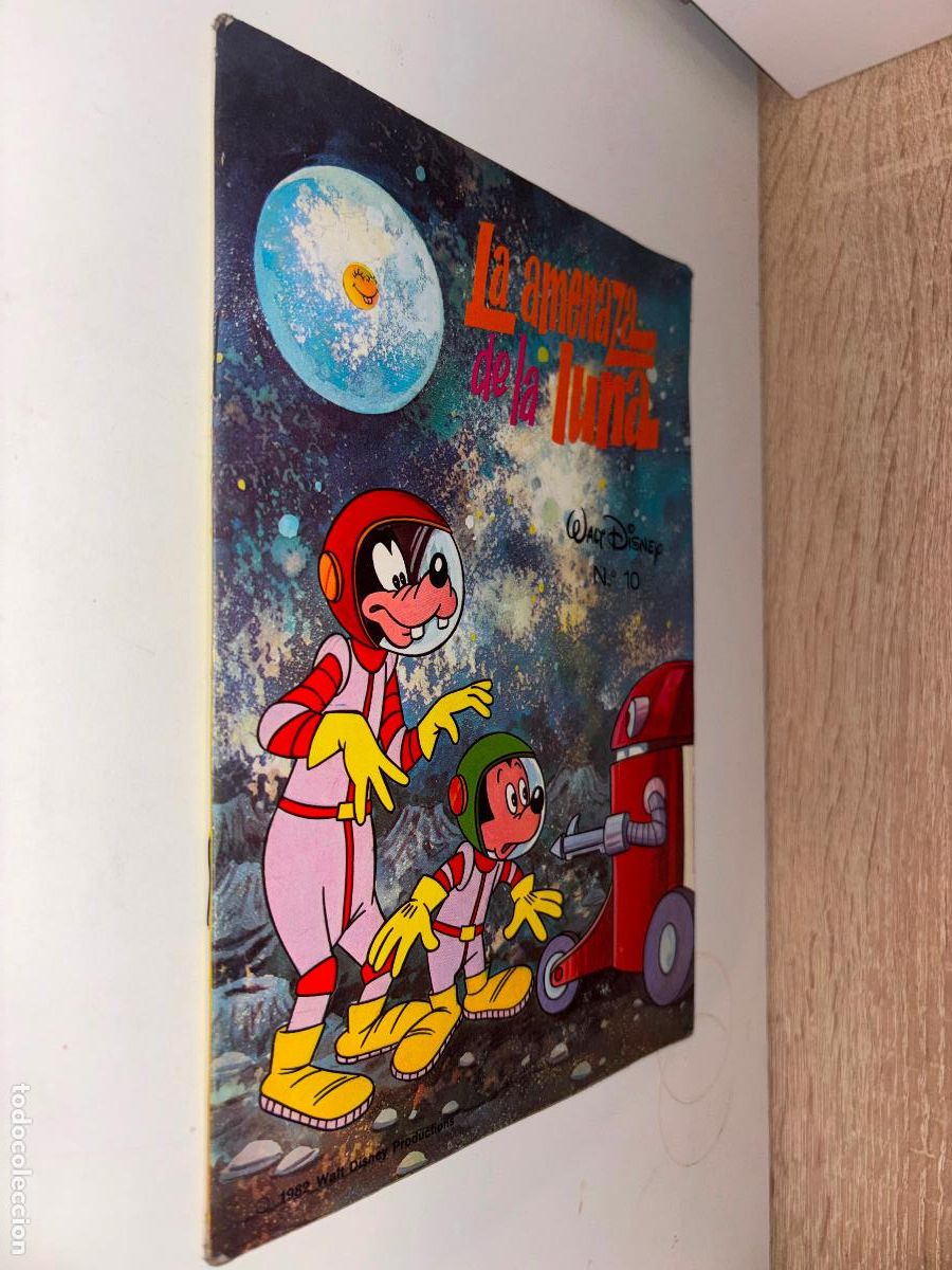 Libros de segunda mano: LA AMENAZA DE LA LUNA. WALT DISNEY N&deg; 10. 1980.