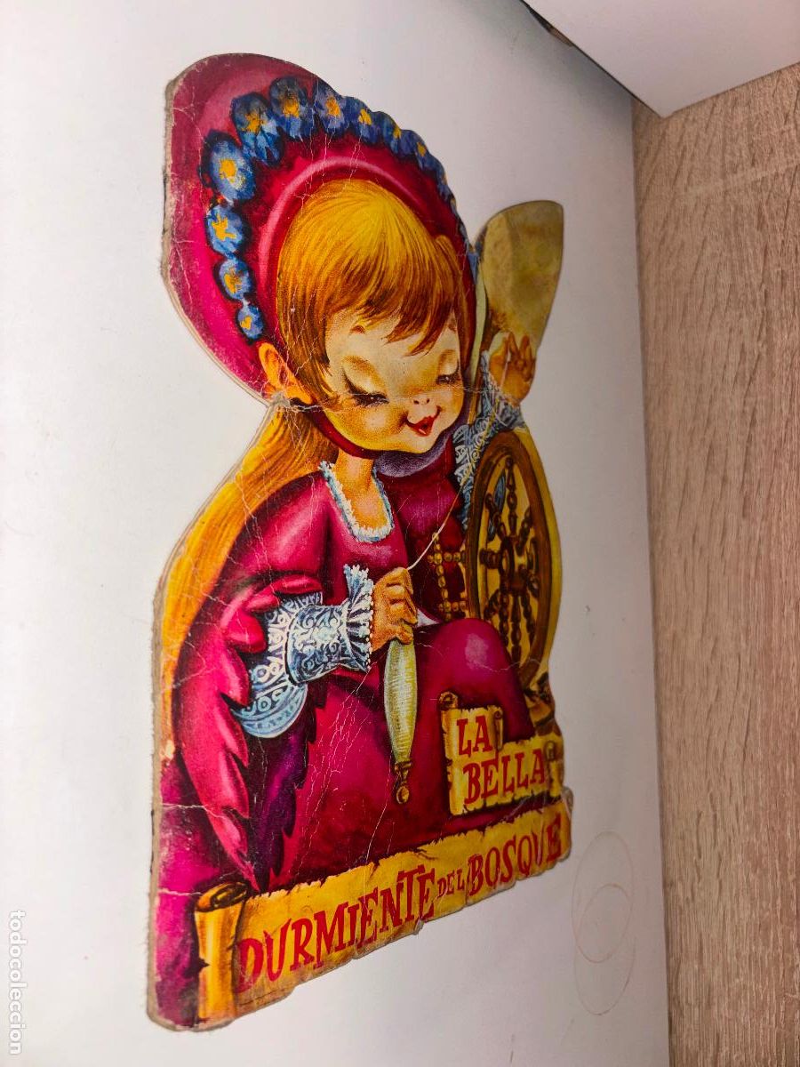Libros de segunda mano: CUENTO TROQUELADO. LA BELLA DURMIENTE DEL BOSQUE . ED. SALDA&Ntilde;A. 1965. JOSE LUIS LOPEZ n&ordm; 11