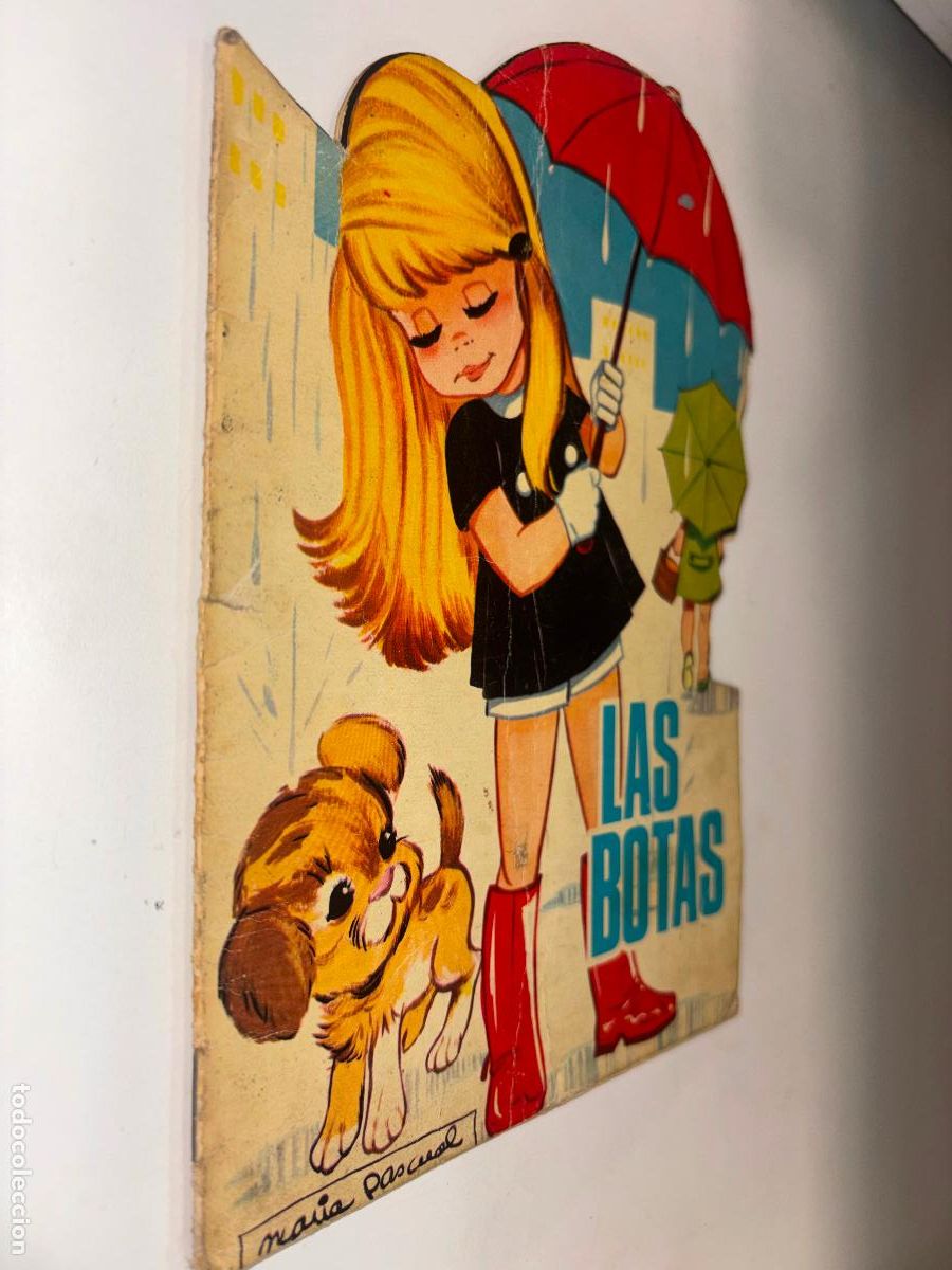 Libros de segunda mano: LAS BOTAS MARIA PASCUAL CUENTO TROQUELADO COLECCION CUENTOS TORAY 1973