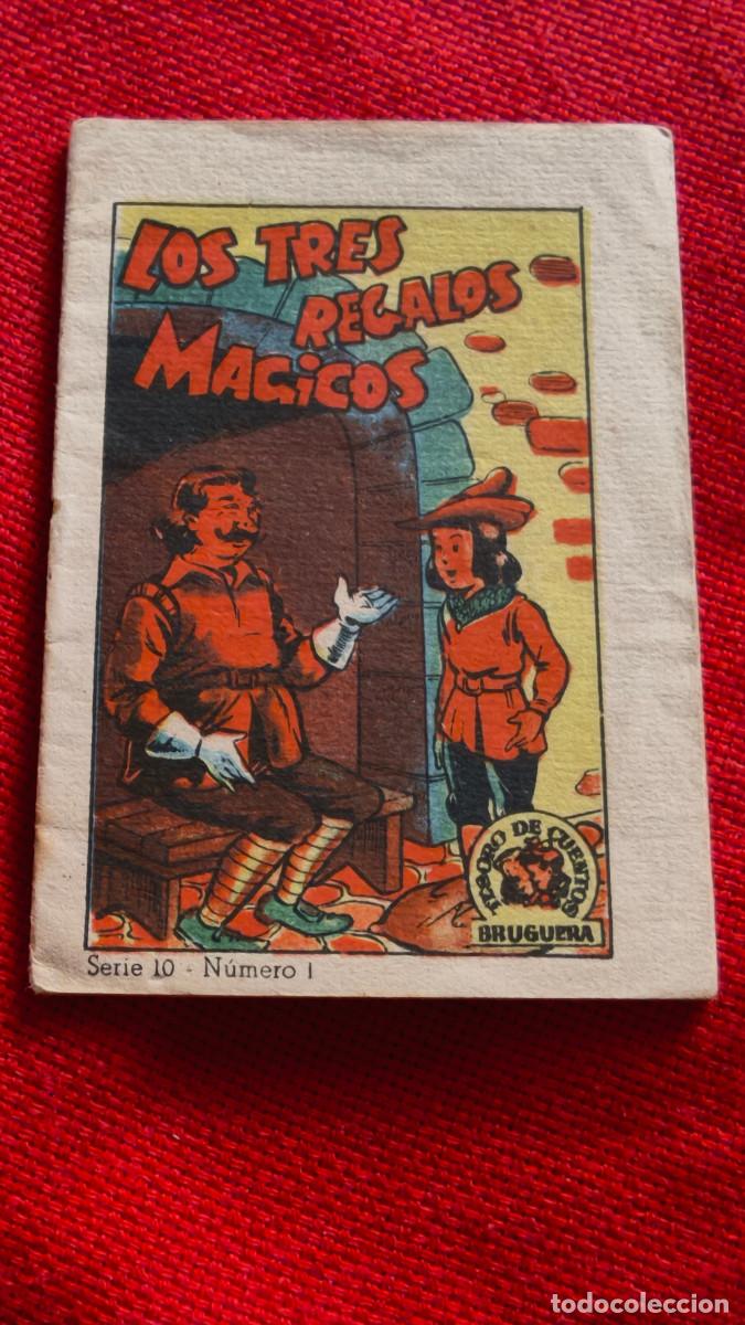 Libros de segunda mano: Los tres regalos m&aacute;gicos. Tesoro de cuentos Bruguera. Serie 10 n&ordm; 1