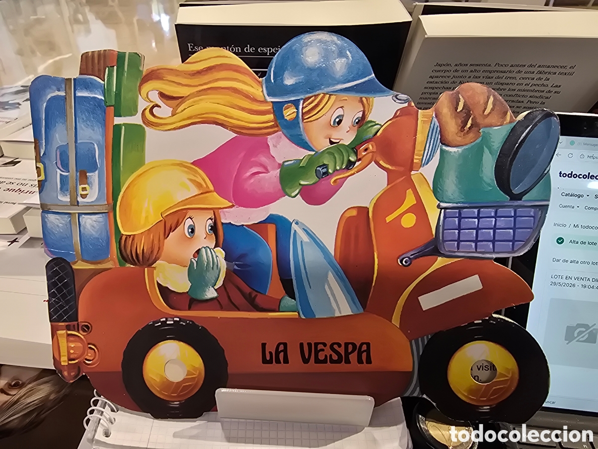 Libros de segunda mano: CUENTO TROQUELADO LA VESPA. EDICIONES A. SALDA&Ntilde;A. COLECCI&Oacute;N CARRUSEL. 1985.