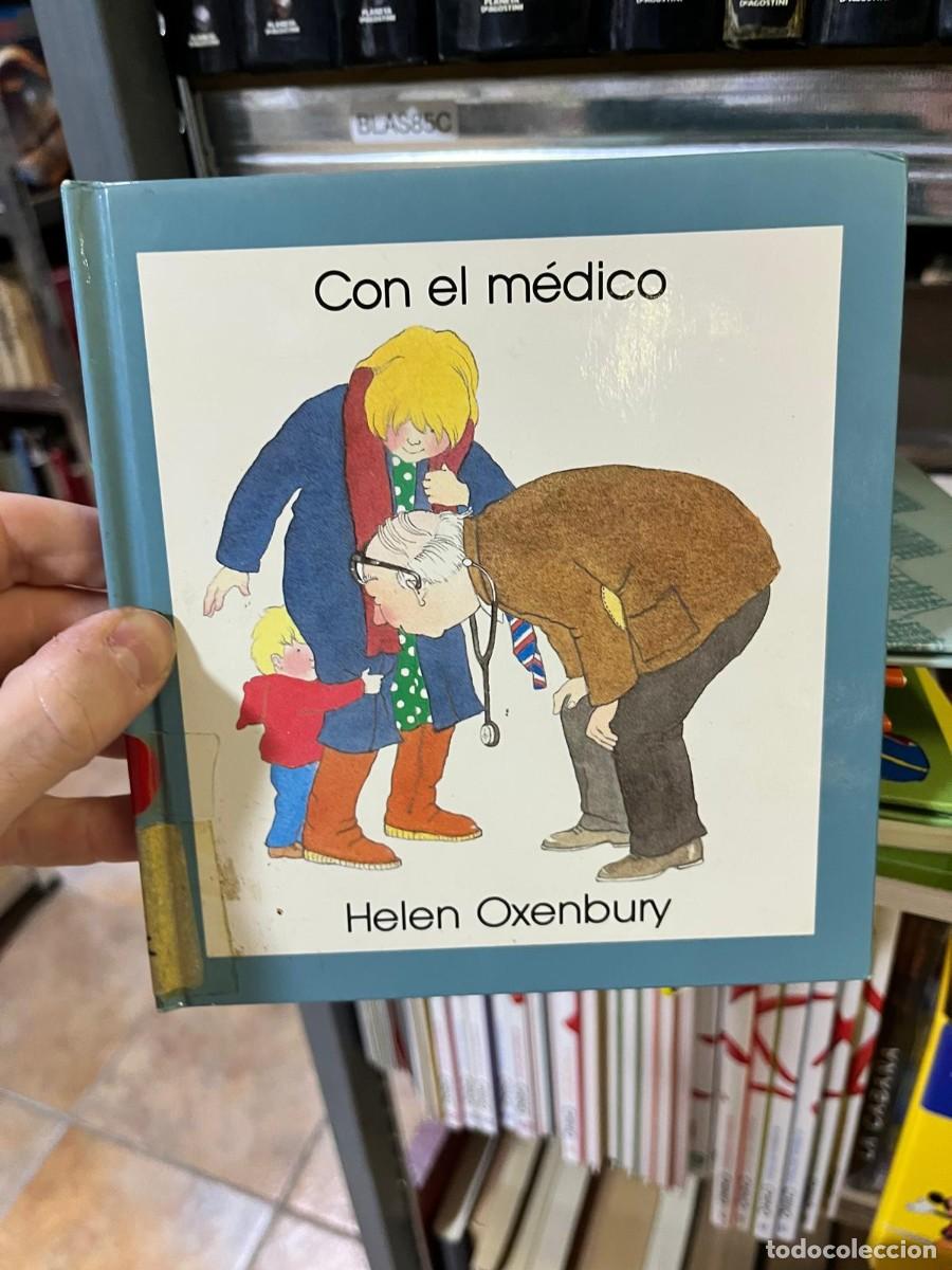 Libros de segunda mano: BLAS85C - Con el m&eacute;dico - Helen Oxenbury - Libro infantil ilustrado.