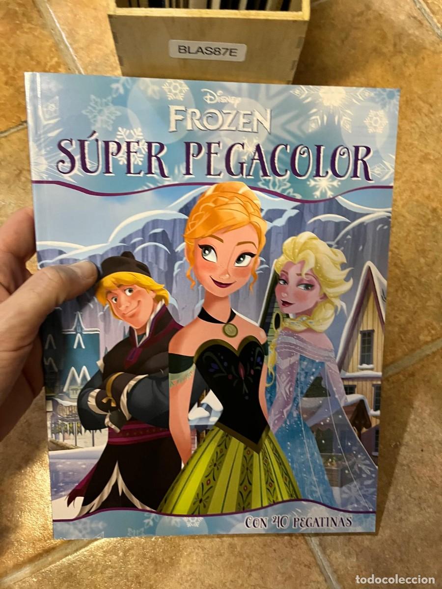 Libros de segunda mano: BLAS87E &ndash; Disney Frozen: S&uacute;per Pegacolor. Libro infantil de actividades con 40 pegatinas.