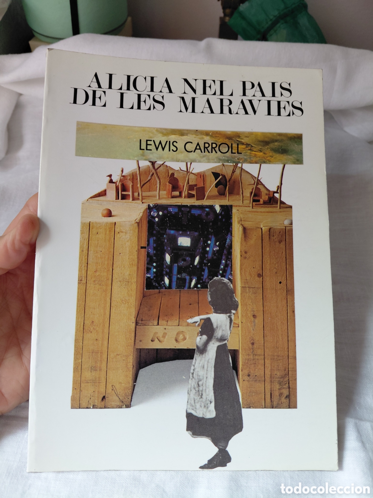 Libros de segunda mano: ALICIA NEL PAIS DE LES MARAVIES(BABLE).LEWIS CARROLL.LIBROS DEL PEXE 1989.