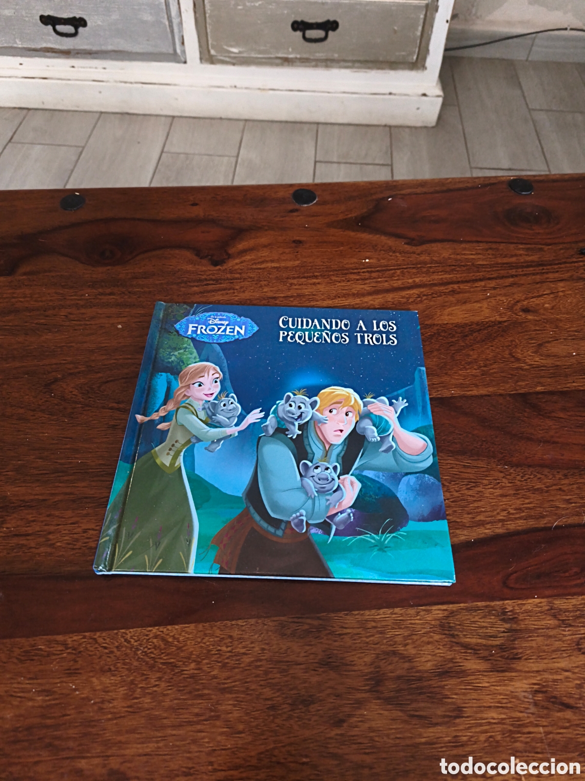 Libros de segunda mano: Cuidando a los peque&ntilde;os trols Frozen