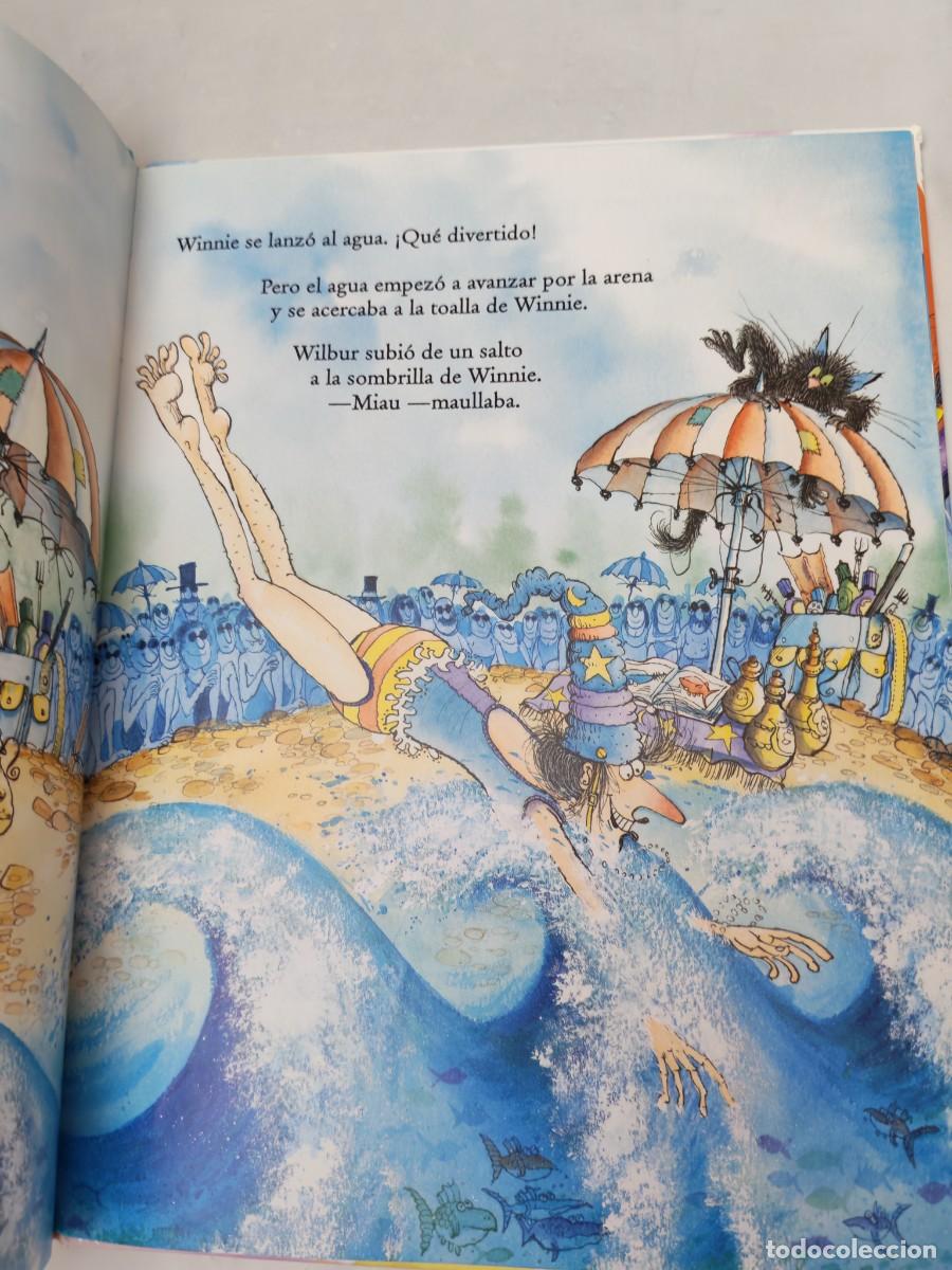 Libros de segunda mano: Winnie en la playa (tapa dura) - Foto 3