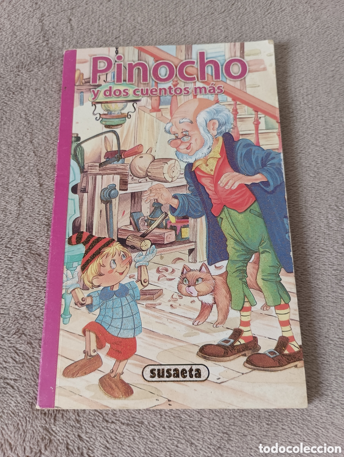 Libros de segunda mano: Cuento infantil - PINOCHO Y DOS CUENTOS M&Aacute;S - Con detalles en purpurina. Buen estado. SUSAETA.