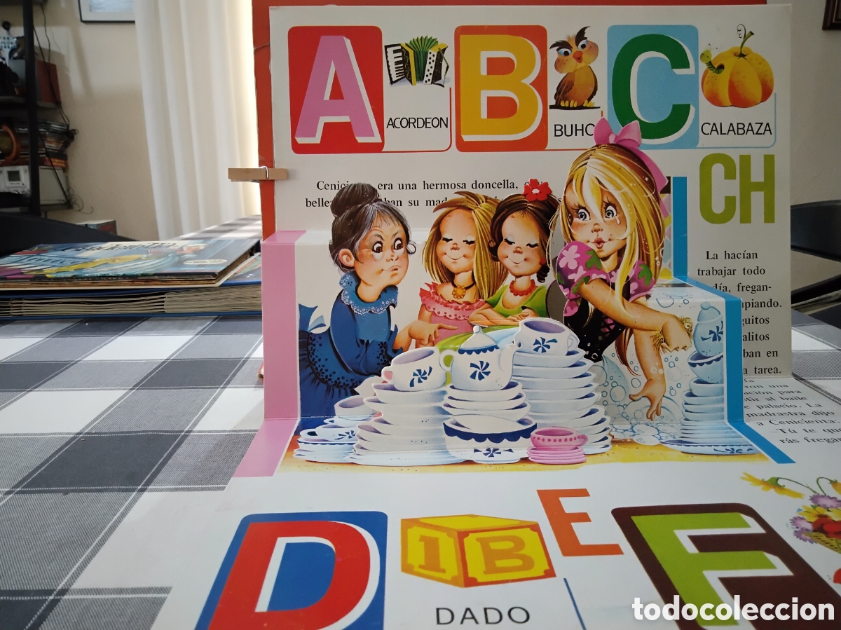 Libros de segunda mano: LOTE DE CUENTOS POP UP DE LA CENICIENTA - Foto 20
