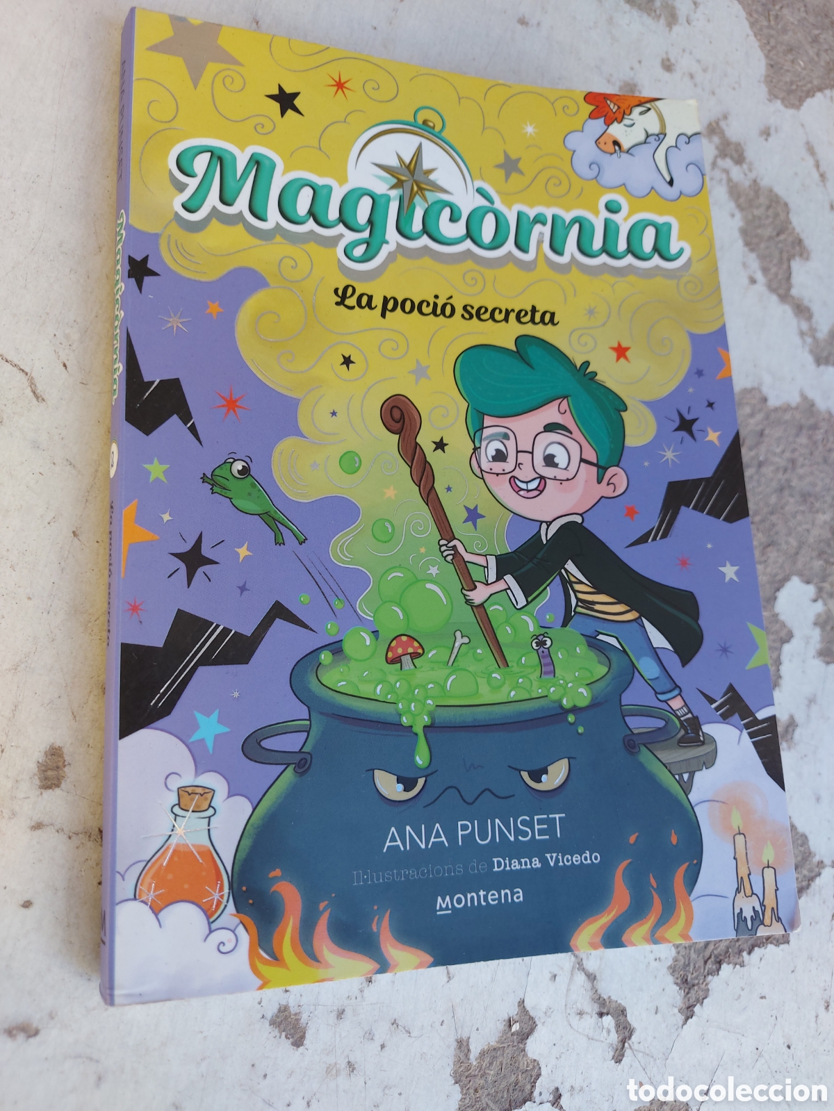 Libros de segunda mano: MAGICORNIA..... a&ntilde;o 2025