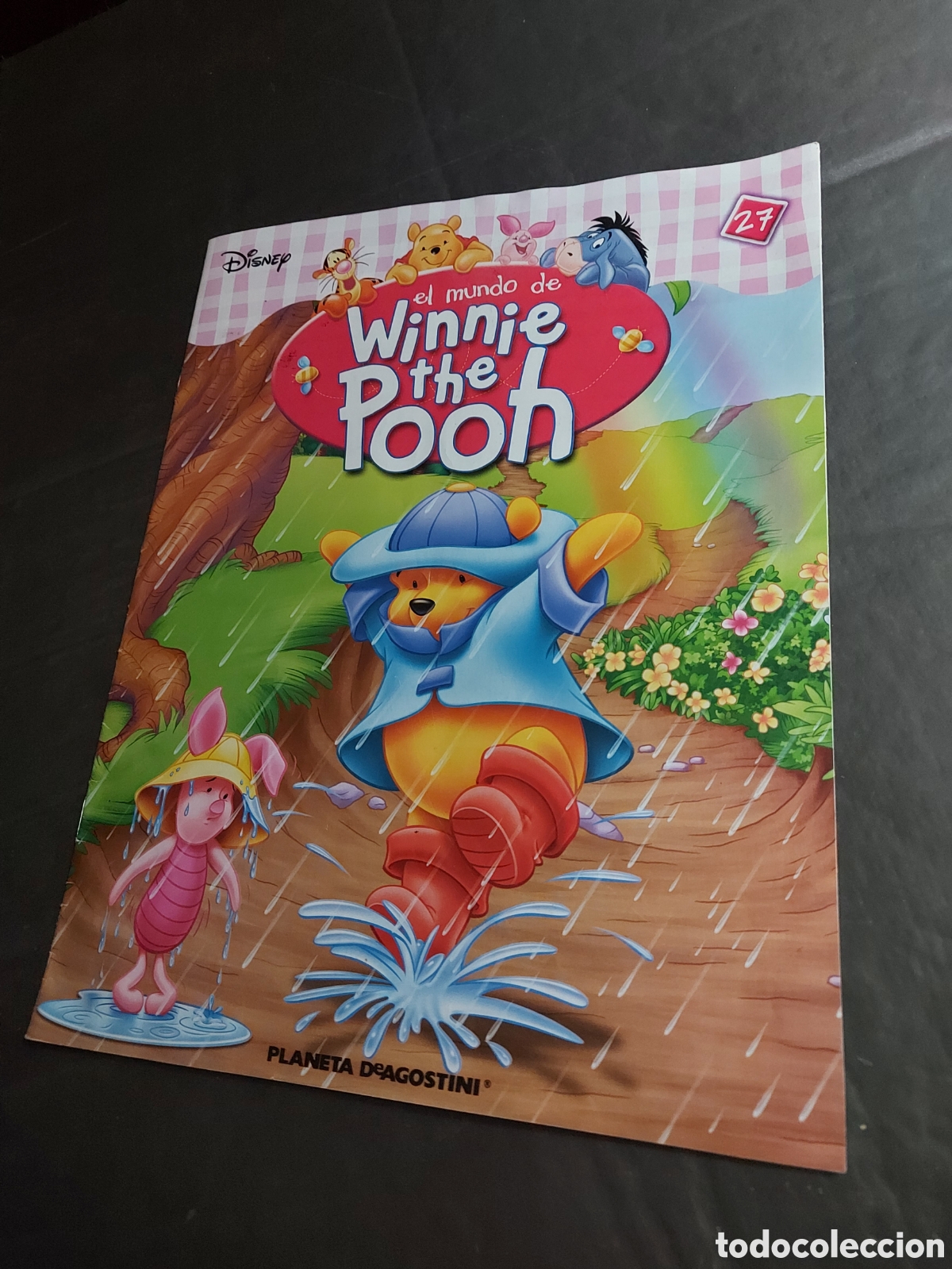 Libros de segunda mano: EL MUNDO DE WINNIE THE POOH a&ntilde;o 2006