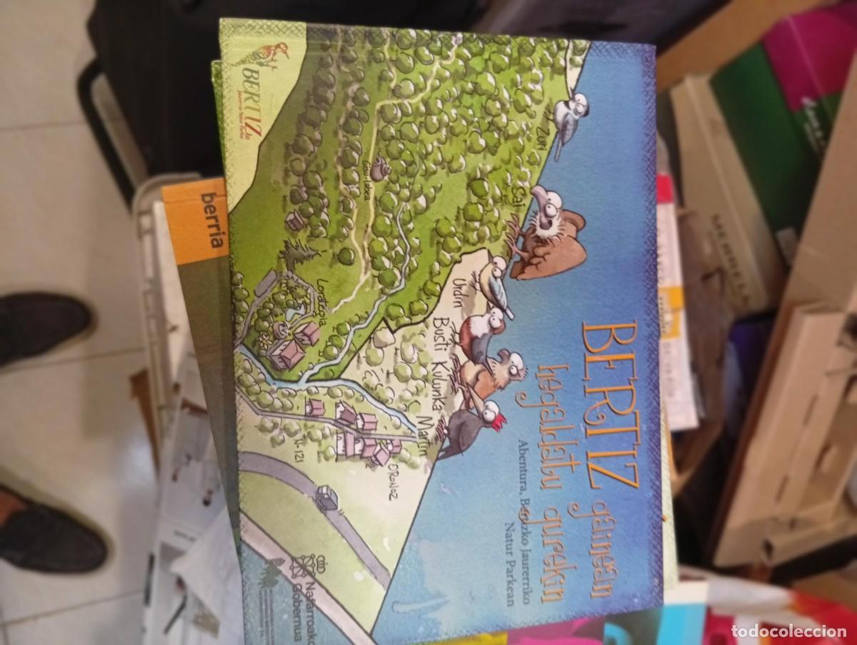 Libros de segunda mano: sobrevuela bertiz con nosotros/bertiz gainean hegaldatu gurekin una aventura en el se&ntilde;orio de Bertiz