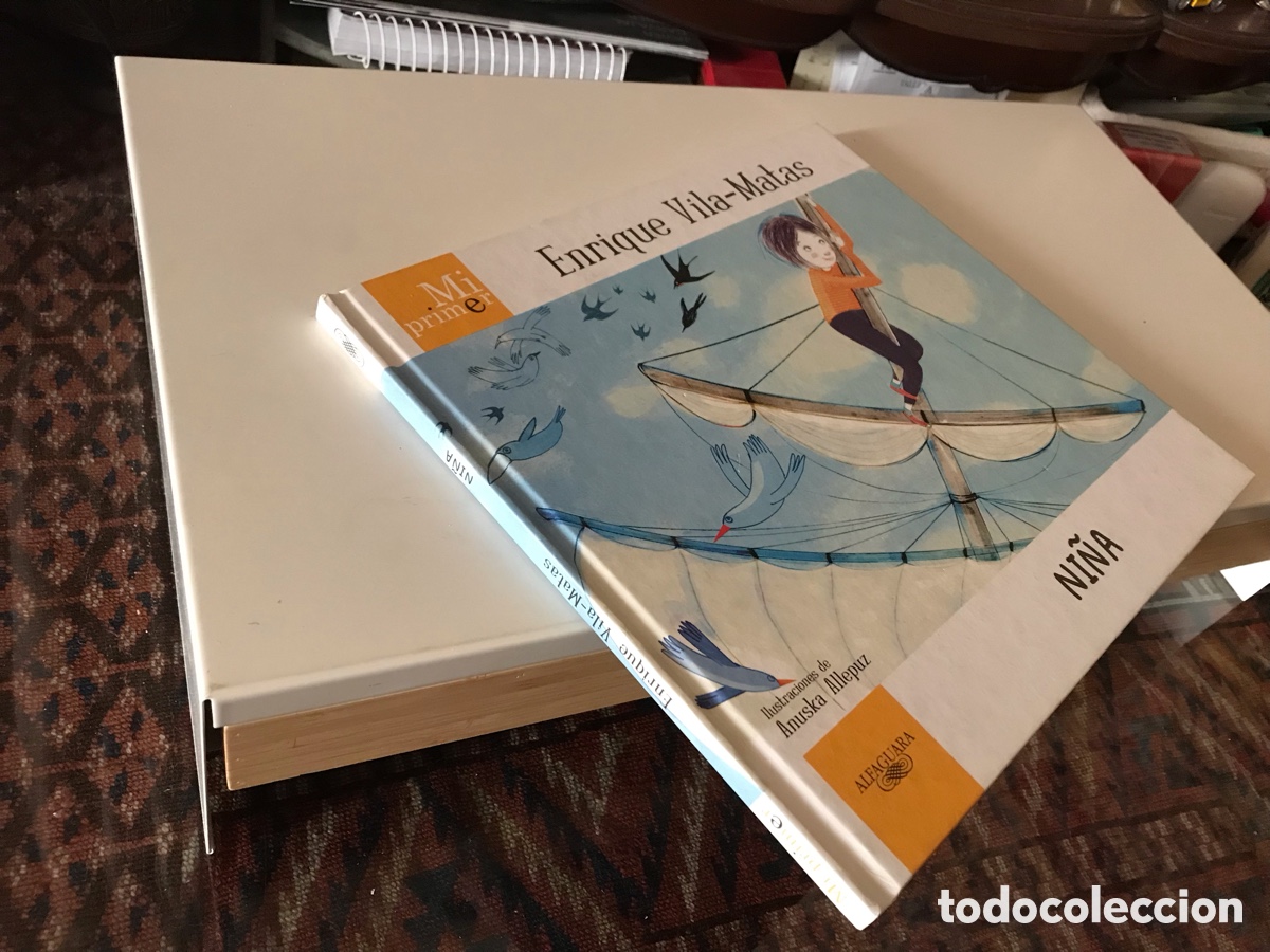 Gebrauchte B&uuml;cher: Ni&ntilde;a. Enrique Vila-matas. Alfaguara. Ilustraciones de Anuska Allepuz.