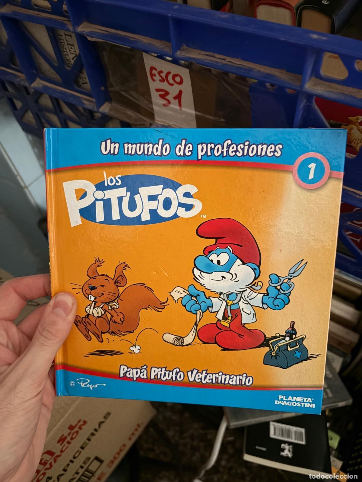 Libros de segunda mano: ESCO31 Pap&aacute; Pitufo veterinario (Los Pitufos, Un mundo de profesiones 1) Peyo Planeta DeAgostini