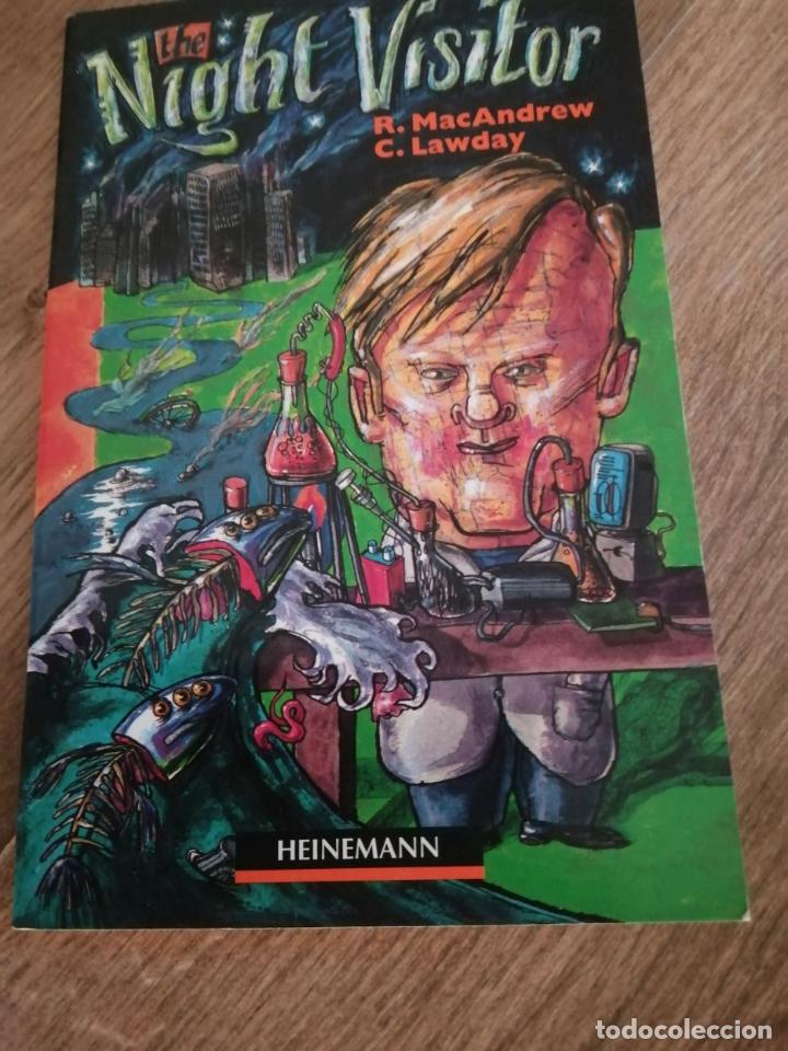 Libros de segunda mano: THE NIGHT VISITOR - Foto 1
