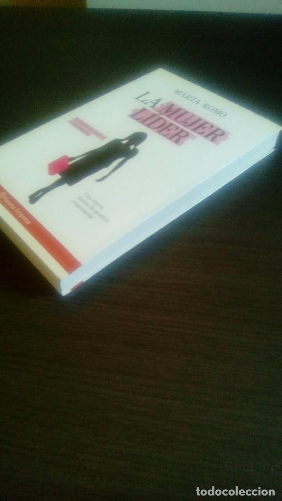 Libros de segunda mano: LA MUJER LIDER - MARTA ROMO - Foto 2