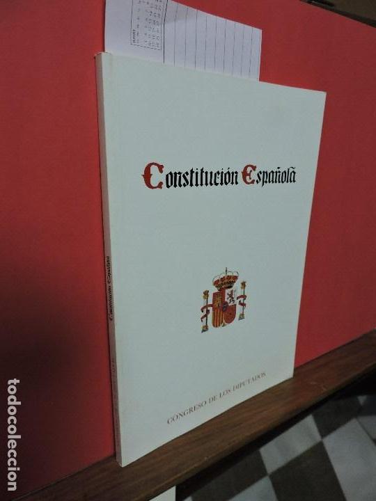 Libros de segunda mano: Constituci&oacute;n Espa&ntilde;ola. Madrid 1997 - Foto 1