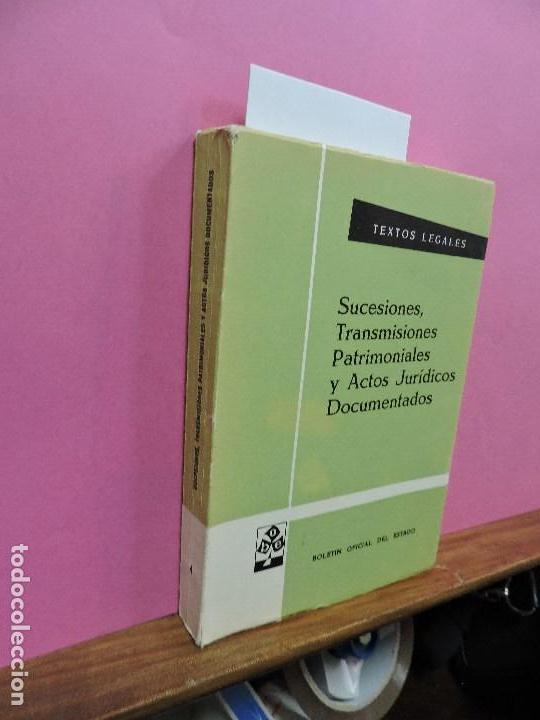 Libri di seconda mano: Sucesiones, Transmisiones Patrimoniales y Actos Jur&iacute;dicos Documentados. Col. Textos Legales.