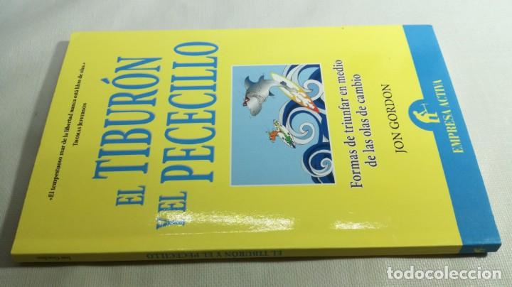Libros de segunda mano: EL TIBURON Y EL PECECILLO - JON GORDON - Foto 1
