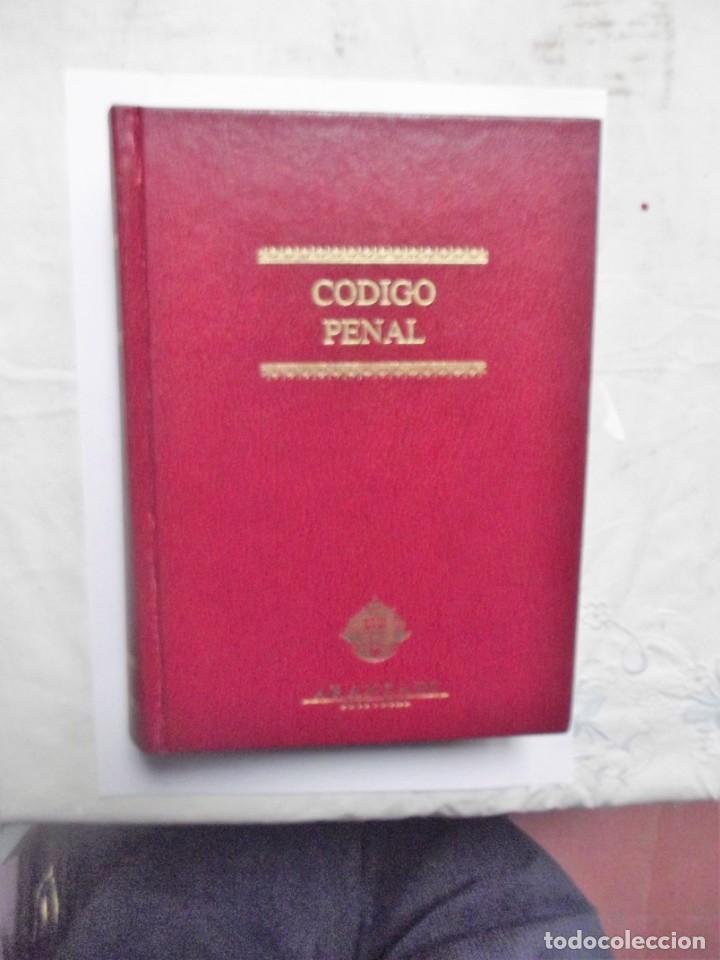 Libros de segunda mano: CODIGO PENAL ARANZADI - Foto 1