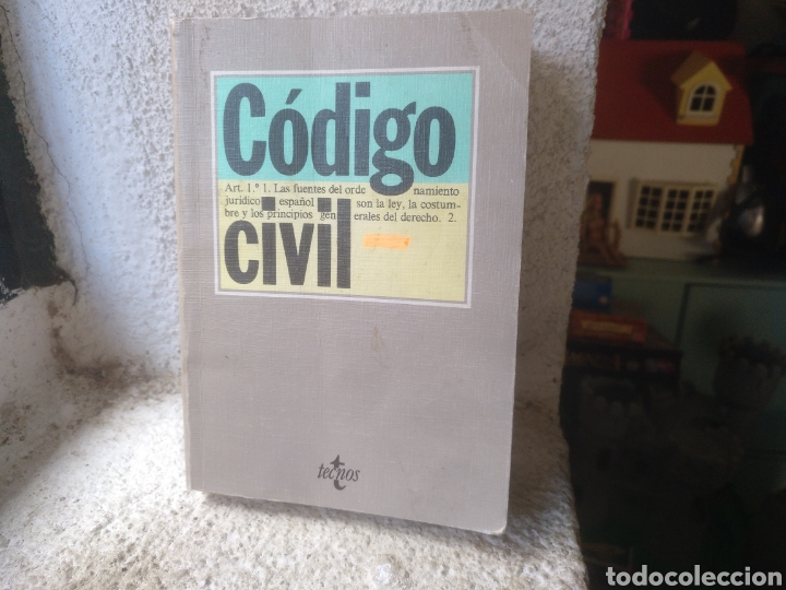 Libros de segunda mano: Codigo civil tecnos 1993 - Foto 1