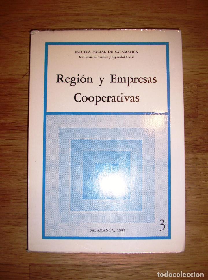 Libri di seconda mano: REGI&Oacute;N Y EMPRESAS COOPERATIVAS : Cursos especiales / [&Aacute;ngel S&aacute;nchez Blanco ... et al.]