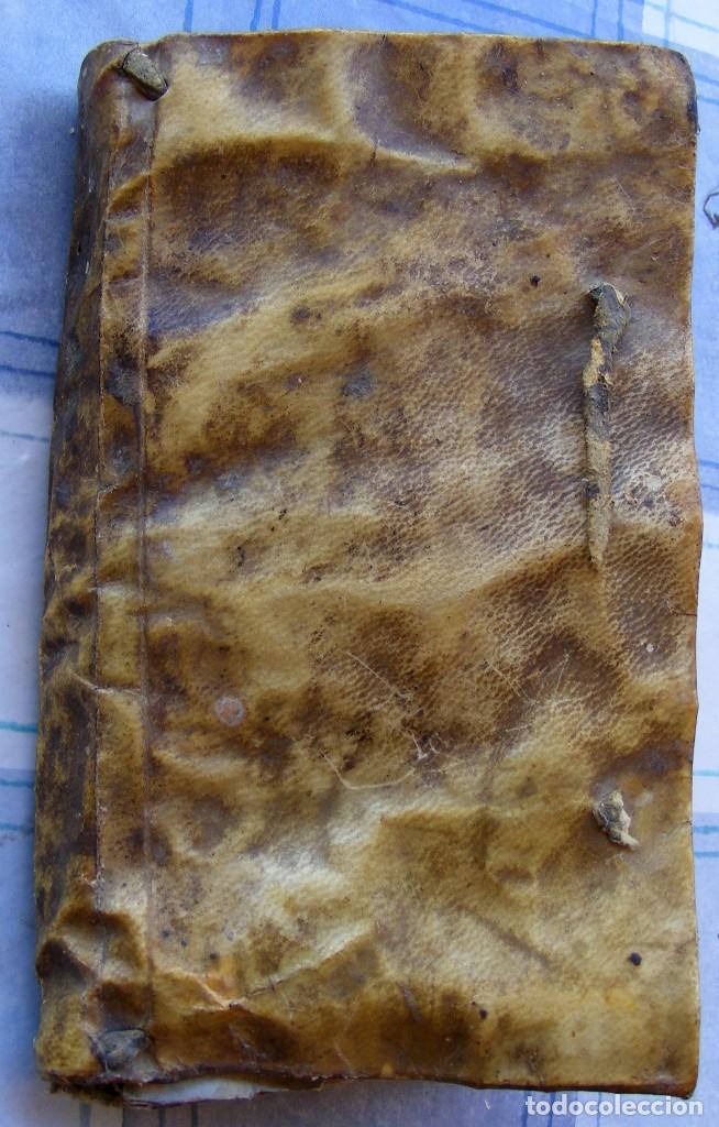 Second hand books: PEQUE&Ntilde;O LIBRO DE PERGAMINO BOLSILLO