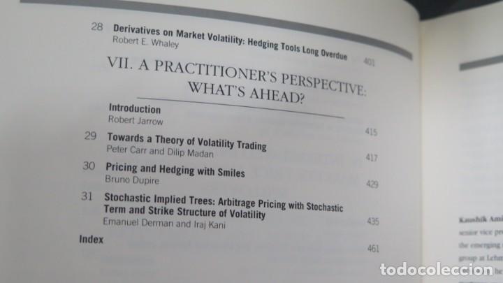 Libros de segunda mano: Volatility. New Estimation Techniques for Pricing Derivatives - Foto 4