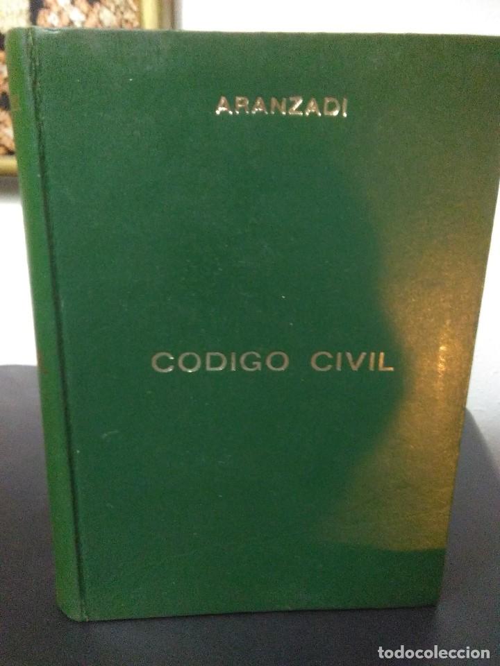 Libros de segunda mano: C&oacute;digo Civil / Aranzadi 1973 - Foto 3