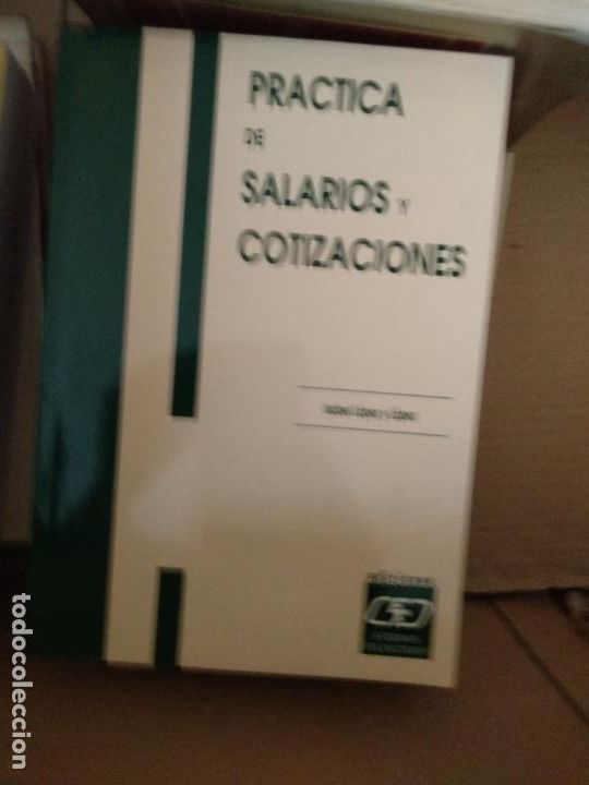 Libros de segunda mano: Pr&aacute;ctica de salarios y cotizaciones - Foto 1