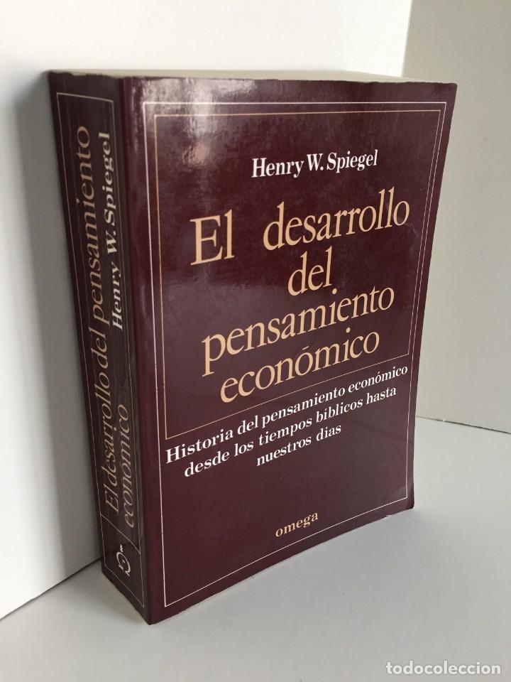 Libri di seconda mano: HENRY W. SPIEGEL. EL DESARROLLO DEL PENSAMIENTO ECON&Oacute;MICO. DESDE LOS TIEMPOS B&Iacute;BLICOS HASTA AHORA.