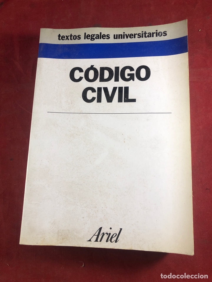 Libros de segunda mano: C&oacute;digo civil - Foto 1