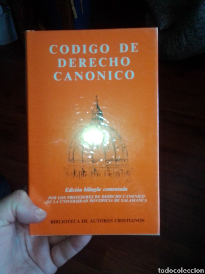 Libros de segunda mano: C&oacute;digo de Derecho Can&oacute;nico - Foto 1
