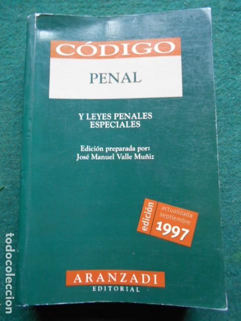 Libros de segunda mano: CODIGO PENAL ARANZADI - Foto 1