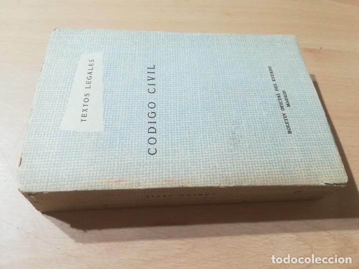 Libri di seconda mano: CODIGO CIVIL / BOLETIN OFICIAL ESTADO / 1961 / AG13