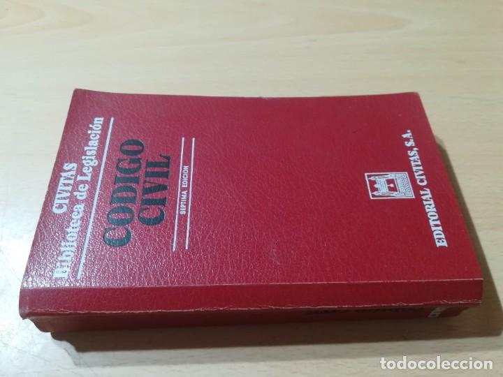 Libros de segunda mano: CODIGO CIVIL / / CIVITAS / AG36 - Foto 1