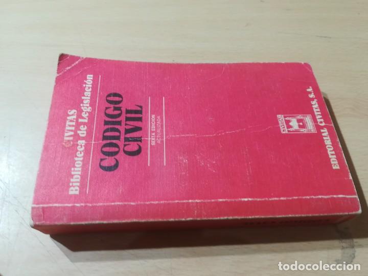 Libros de segunda mano: CODIGO CIVIL / / CIVITAS / AH26 - Foto 1