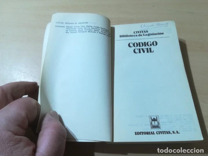 Libros de segunda mano: CODIGO CIVIL / / CIVITAS / AH26 - Foto 3