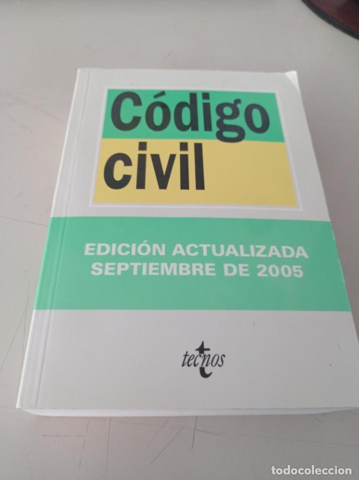 Libros de segunda mano: CODIGO CIVIL EDITORIAL TECNOS, 2005 REF. UR - Foto 1